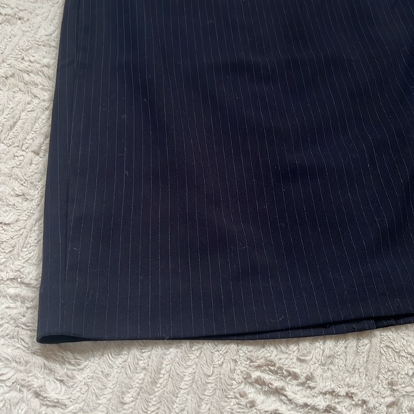 Banana Republic lined skirt, navy pinstripe, Size 4, New with tags - Picture 2 of 16